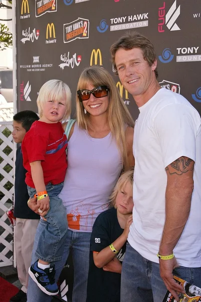 Danny Way and family — Stock Photo, Image