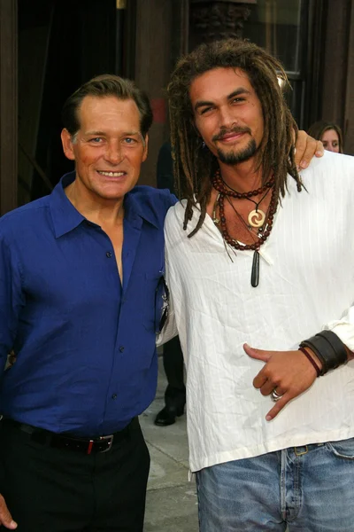 James Remar y Jason Momoa —  Fotos de Stock