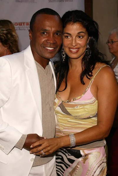 Sugar Ray Leonard and wife — Stock Photo, Image