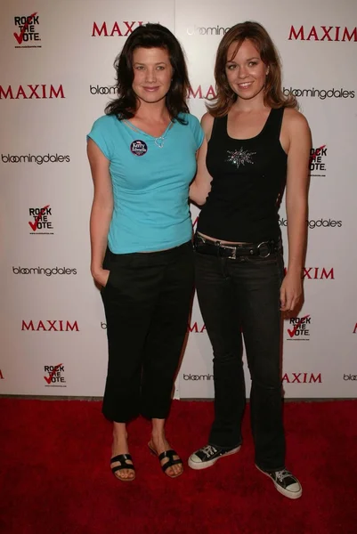 Daphne Zuniga y Rachel Boston — Foto de Stock