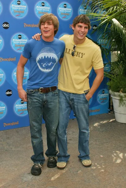 Chris lowell en sean faris — Stockfoto