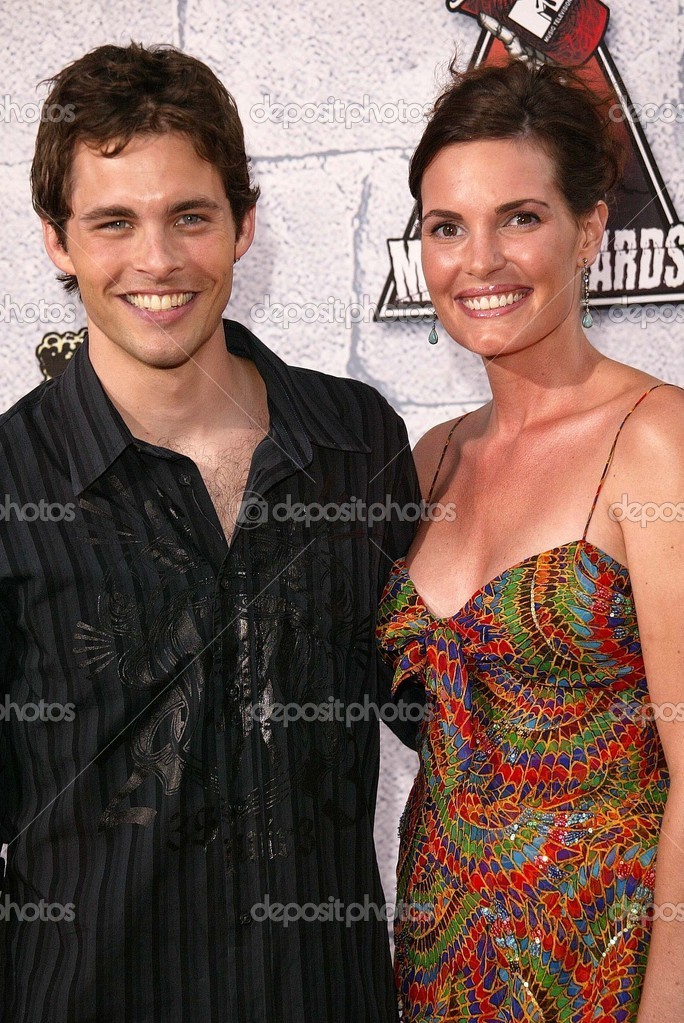 James Marsden and wife Lisa Stock Editorial Photo © s_bukley 17263777