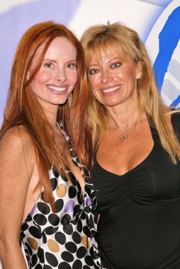 Phoebe fiyat ve gloria kisel