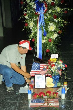 çelenk çiçek ve fan haraç için eski Başkan ronald reagan