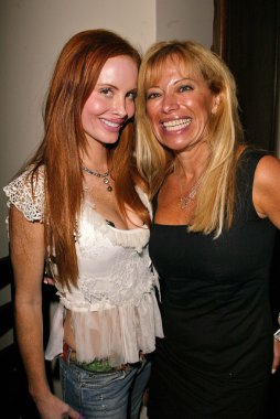 Phoebe fiyat ve gloria kisel