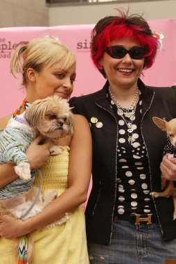 Nicole richie ve yana sarkin