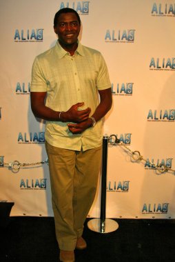 Carl Lumbly