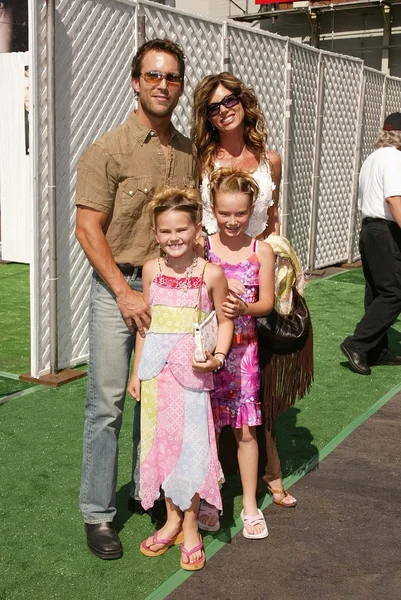コルビー ・ ドナルドソンと家族 — ストック写真