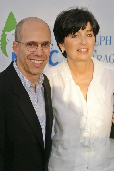 Jeffrey katzenberg en vrouw — Stockfoto