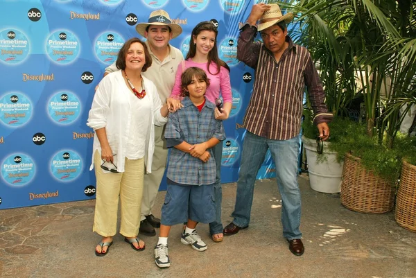 Belita Moreno, Valente Rodriguez, Luis Garcia, Masiela Lusha e George Lopez — Fotografia de Stock