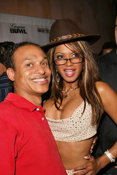 Clinton Wallace and Traci Bingham — Stock Photo, Image