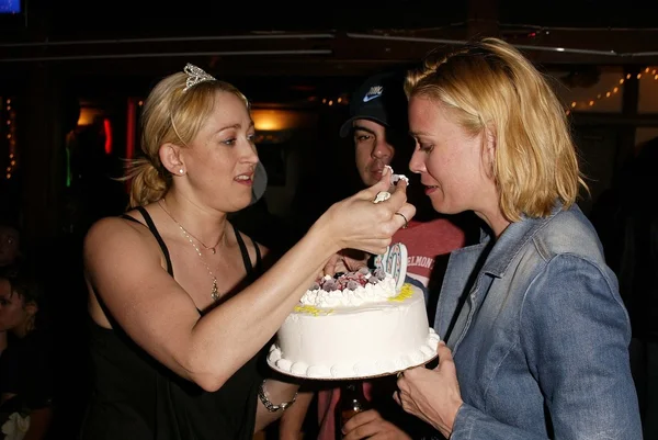 Jennifer Blanc and Laurie Holden — Stock Photo, Image