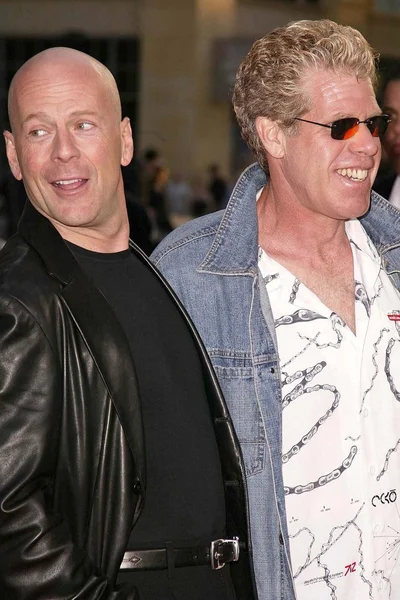 Bruce Willis and Ron Perlman — Stock Photo, Image