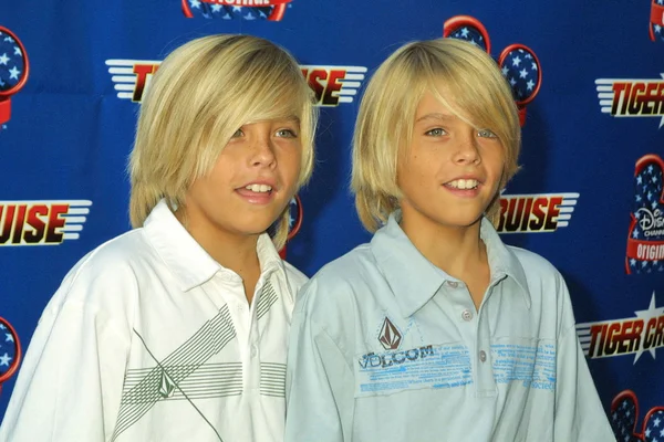 Dylan ve cole sprouse — Stok fotoğraf