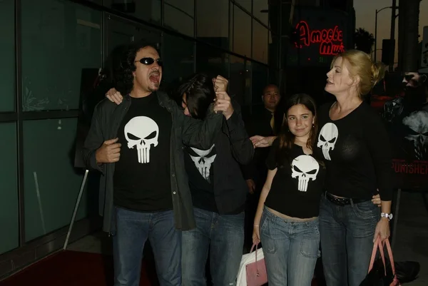 Gene simmons, son nicholas, dotter sophie och shannon tweed — Stockfoto