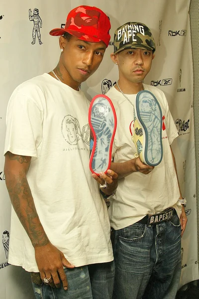 Pharrell williams och nigo — Stockfoto