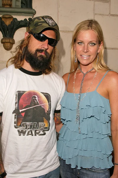 Rob zombie och fru sheri moon — Stockfoto