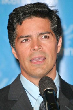 Esai morales