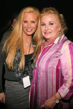 Cindy margolis ve anne karyn