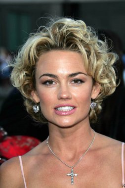 Kelly Carlson