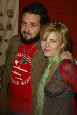 izleme ve elisha cuthbert