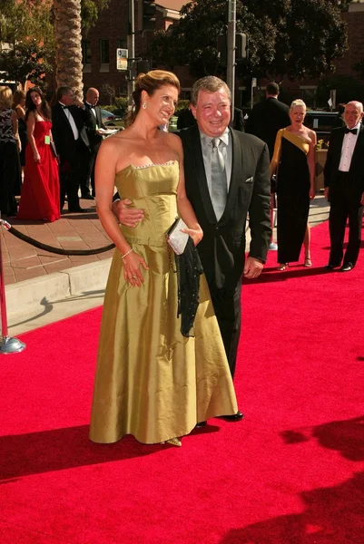 William Shatner y su esposa Elizabeth —  Fotos de Stock