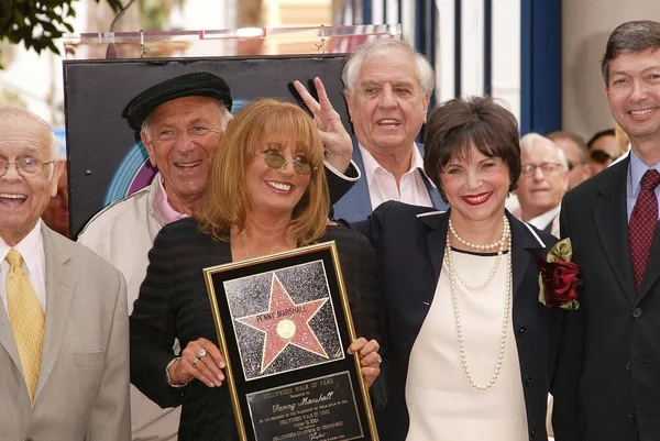 Penny Marshall'la cindy williams — Stok fotoğraf