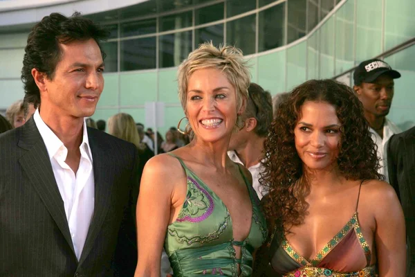 Benjamin bratt, sharon stone ve halle berry — Stok fotoğraf