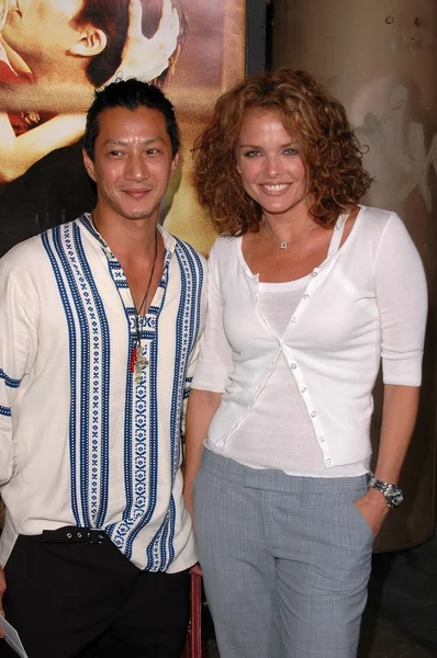 Will yun lee und dina meyer — Stockfoto