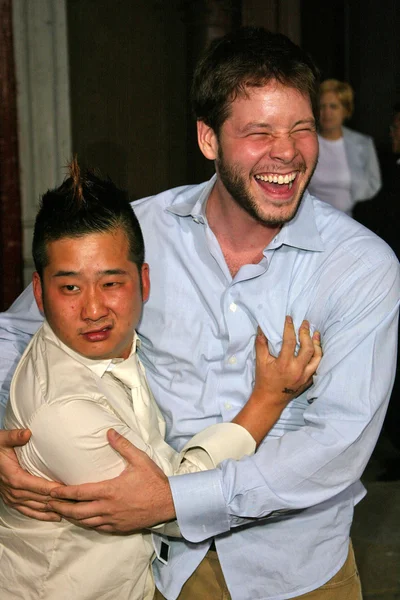 ボビー ・ リーと ike barinholtz — ストック写真