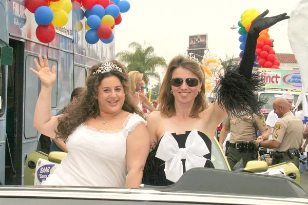 Marissa Jaret Winokur and Lucy Lawless — Stock Photo, Image