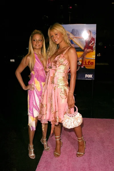 Nicole Richie and Paris Hilton — Stock Photo, Image