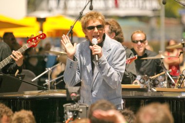 Barry Manilow