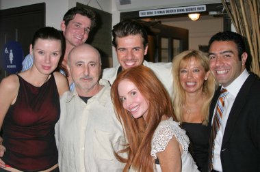 Phoebe fiyat ve parti misafirler