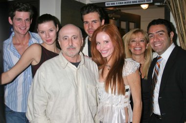 Phoebe fiyat ve parti misafirler