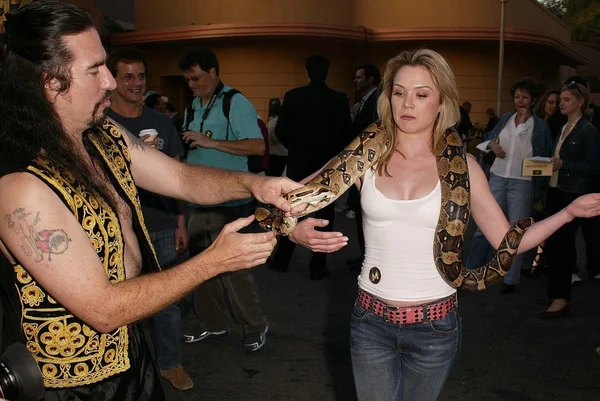 Lauren Woodland with python — Stock Photo, Image