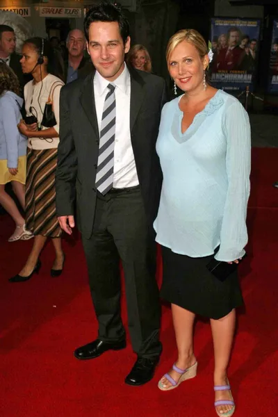 Paul Rudd and wife Julie — Stock Photo, Image