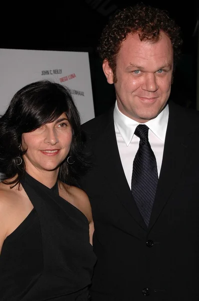 John C. Reilly and wife Alison — Stock Photo, Image