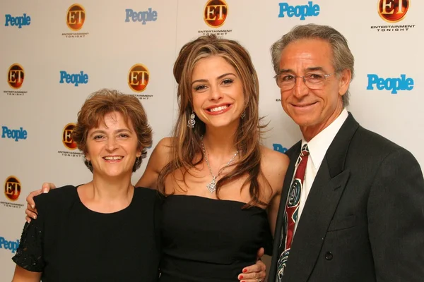 Maria Menounos and parents — Stock Photo, Image