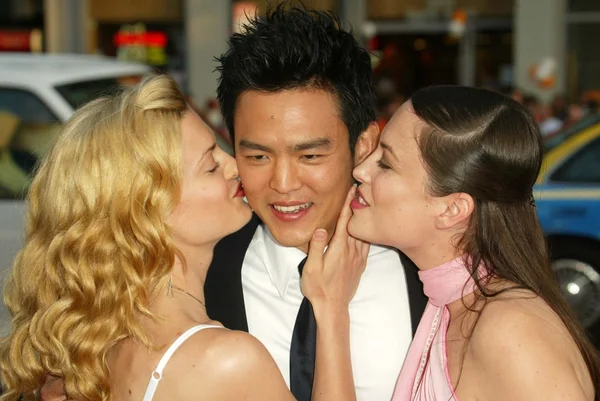 Brooke D'Orsay, John Cho and Kate Kelton — Stock Photo, Image