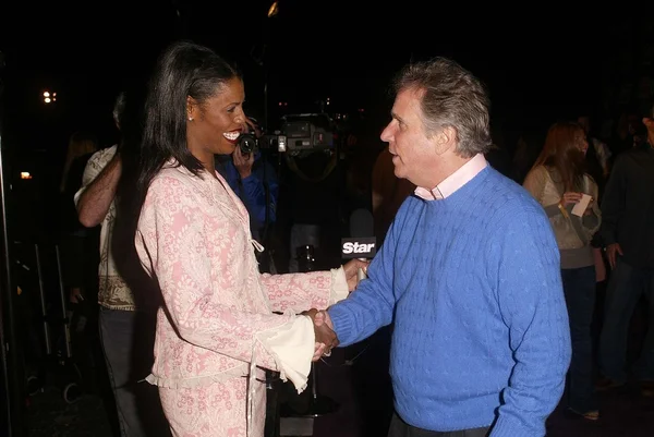 Omarosa manigault stallworth interviewe winkler henry — Photo