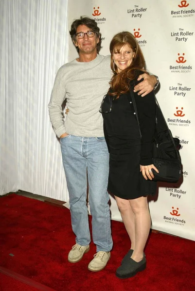 Eric Roberts y su esposa Eliza — Foto de Stock