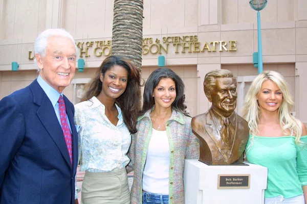 Starr Campbell, Bob Barker, Sonia Vera y Gabrielle Tuite — Foto de Stock