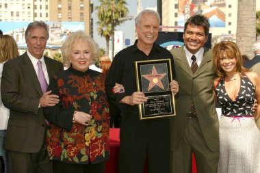 Henry winkler, doris roberts, steve edwards, george lopez ve paula abdul