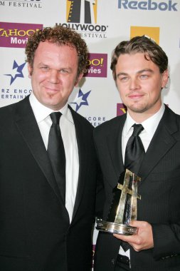 John c. reilly ve leonardo dicaprio