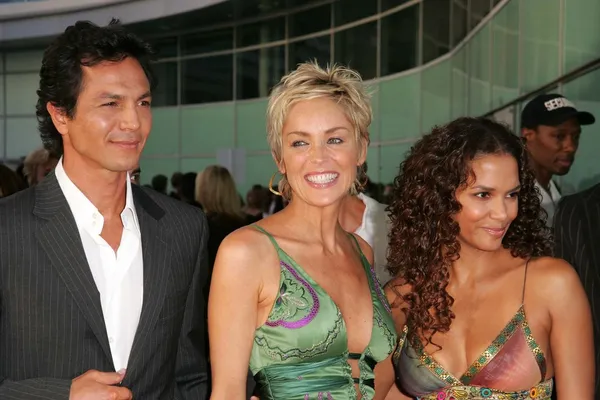 Benjamin bratt, sharon stone och halle berry — Stockfoto