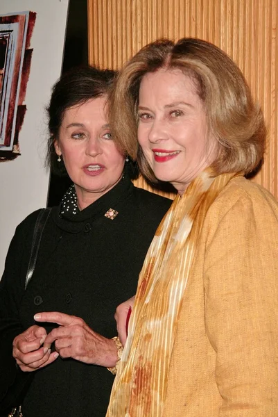Millie Perkins e Diane Baker — Fotografia de Stock