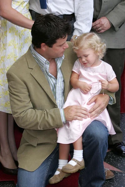 Sean Astin and daughter Elizabeth — Stock Photo, Image