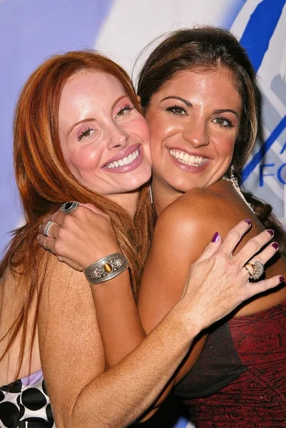 Phoebe Price y Bridgetta Tomarchio — Foto de Stock