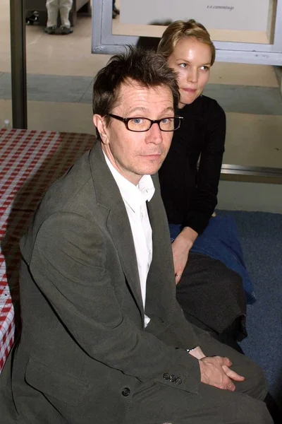 Gary Oldman와 그의 여자 친구 Ailsa 마샬 — 스톡 사진